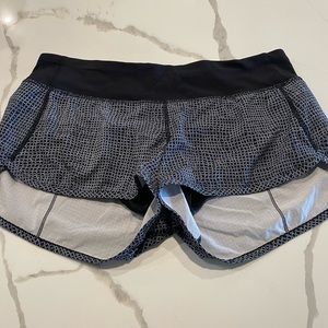 lululemon Speed Up 2.5” Black and White Women's Running Short Size 8